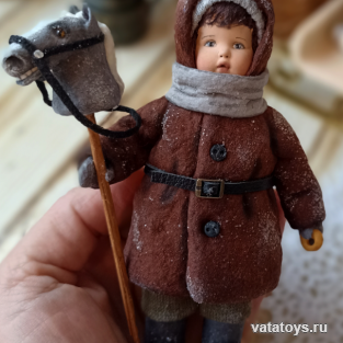 Малыш с лошадкой