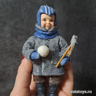 Малыш с лопаткой 